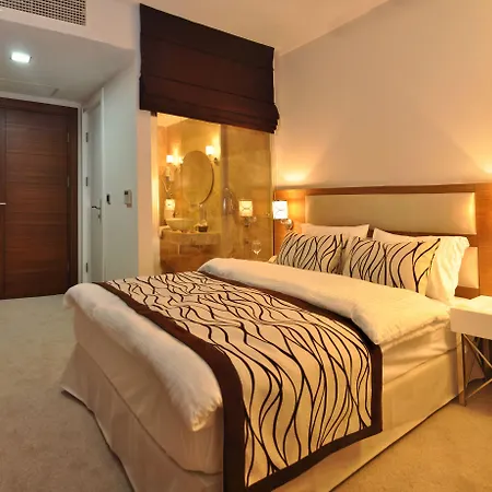 Hotel Taksim Line 4*