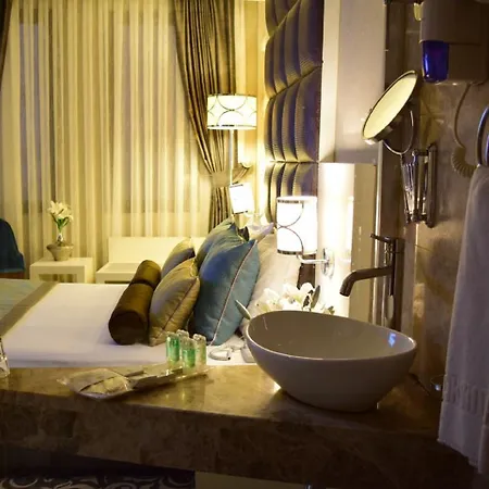 Taksim Line Hotell 4*